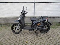 Piaggio - bezorg bromscooter - liberty corporate injectie - scooter - afbeelding 1 van  11