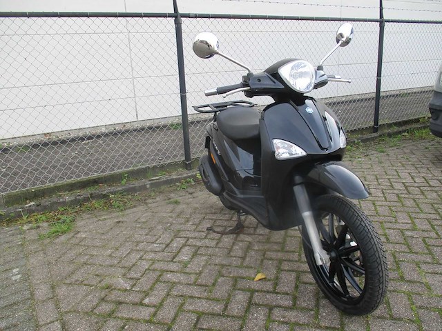 Piaggio - bezorg bromscooter - liberty corporate injectie - scooter - afbeelding 7 van  11
