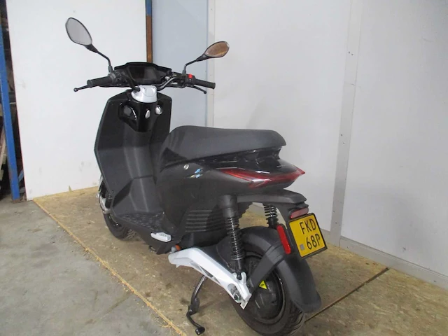 Piaggio - bromscooter - 1 plus - e-scooter - afbeelding 2 van  12