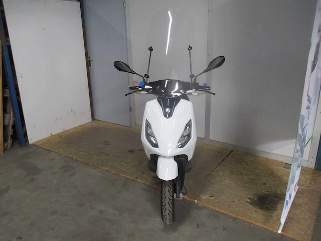 Piaggio - bromscooter - 1 plus - e-scooter - afbeelding 5 van  11