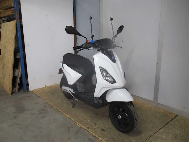 Piaggio - bromscooter - 1 plus - e-scooter - afbeelding 7 van  11