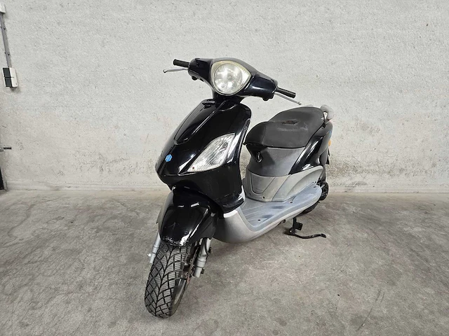 Piaggio - bromscooter - fly - 4t 45km uitvoering fj902l - afbeelding 3 van  7