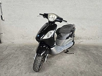 Piaggio - bromscooter - fly - 4t 45km uitvoering fj902l - afbeelding 3 van  7