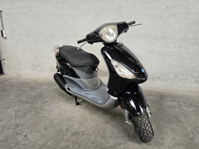 Piaggio - bromscooter - fly - 4t 45km uitvoering fj902l - afbeelding 4 van  7