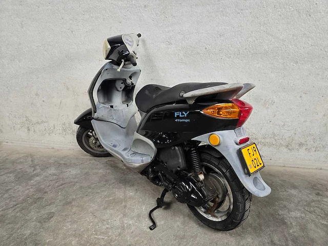 Piaggio - bromscooter - fly - 4t 45km uitvoering fj902l - afbeelding 6 van  7