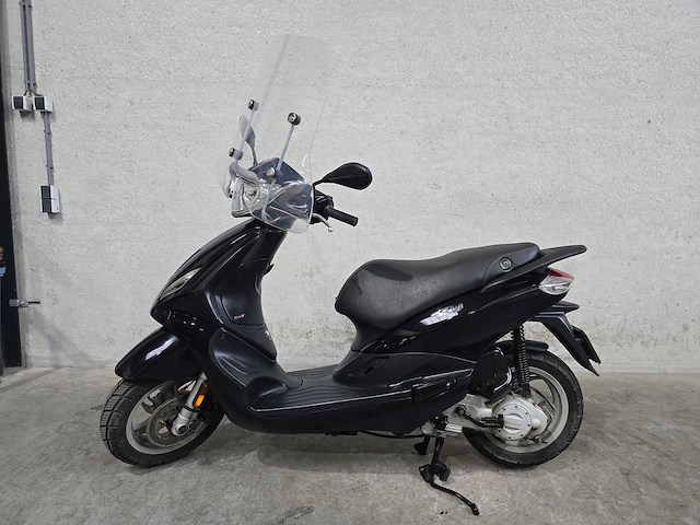 Piaggio - bromscooter - fly 4t - 45km uitvoering f448vz - afbeelding 1 van  7