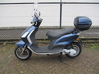 Piaggio - bromscooter - fly 4t - scooter - afbeelding 1 van  11