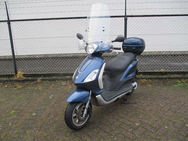 Piaggio - bromscooter - fly 4t - scooter - afbeelding 4 van  11