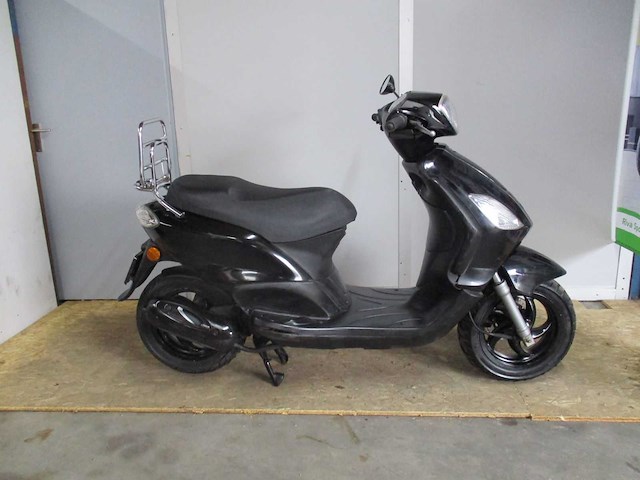 Piaggio - bromscooter - fly 4t - scooter - afbeelding 2 van  3