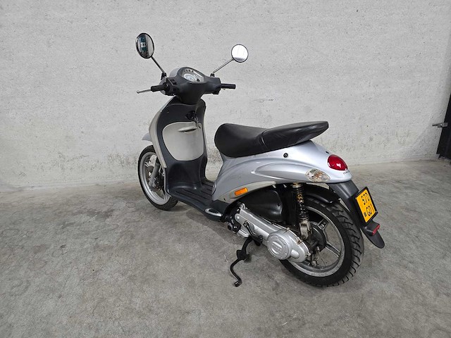 Piaggio - bromscooter - liberty - 4t 45km uitvoering 57dgd1 - afbeelding 5 van  7
