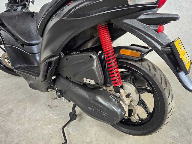 Piaggio - bromscooter - liberty - 4t 45km uitvoering fth75j - afbeelding 9 van  11