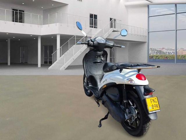 Piaggio - bromscooter - liberty - motorised scooter - afbeelding 4 van  9