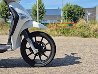 Piaggio - bromscooter - liberty - motorised scooter - afbeelding 5 van  9