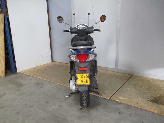 Piaggio - bromscooter - liberty 4 tempi - scooter - afbeelding 10 van  11