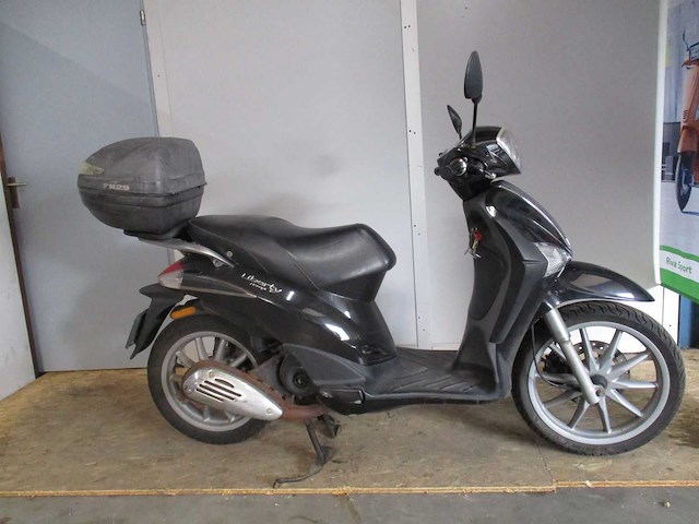 Piaggio - bromscooter - liberty 4 tempi - scooter - afbeelding 8 van  11