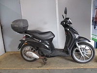 Piaggio - bromscooter - liberty 4 tempi - scooter - afbeelding 8 van  11