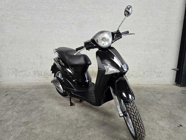 Piaggio - bromscooter - liberty 4takt - brommer - afbeelding 4 van  6