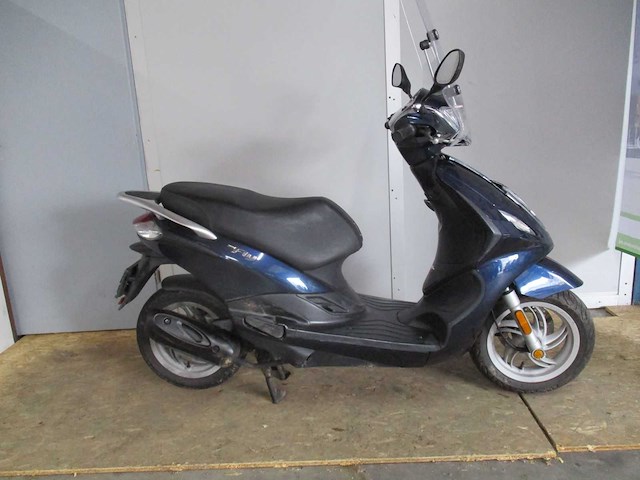 Piaggio - bromscooter - new fly 4t - scooter - afbeelding 10 van  13