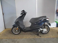 Piaggio - bromscooter - new fly 4t - scooter - afbeelding 1 van  11