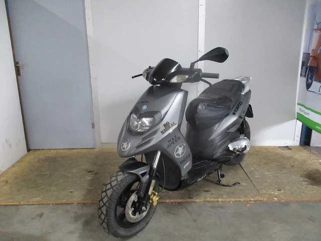 Piaggio - bromscooter - new typhoon 2 takt - scooter - afbeelding 4 van  10