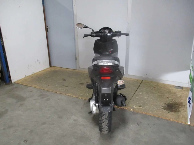 Piaggio - bromscooter - new typhoon 2 takt - scooter - afbeelding 9 van  10