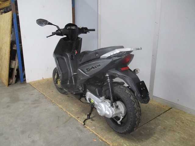 Piaggio - bromscooter - new typhoon 2 takt - scooter - afbeelding 2 van  10