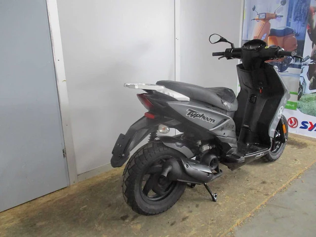 Piaggio - bromscooter - new typhoon 2 takt - scooter - afbeelding 8 van  10