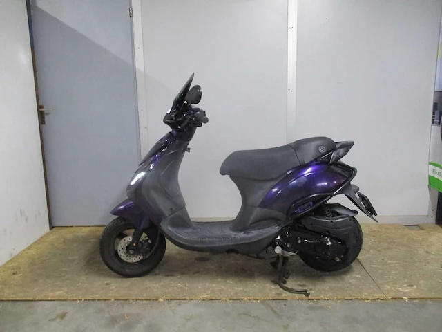 Piaggio - bromscooter - sp look zip - scooter - afbeelding 1 van  10