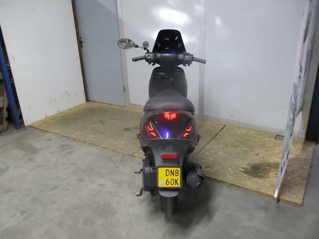 Piaggio - bromscooter - sp look zip - scooter - afbeelding 2 van  3