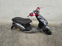 Piaggio - bromscooter - zip - restant 45km uitvoering f687jf - afbeelding 7 van  7