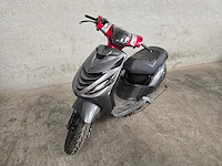 Piaggio - bromscooter - zip - restant 45km uitvoering f687jf - afbeelding 1 van  7