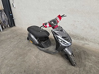 Piaggio - bromscooter - zip - restant 45km uitvoering f687jf - afbeelding 2 van  7