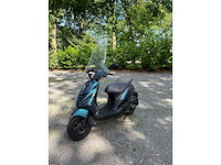 Piaggio - bromscooter - zip - scooter - afbeelding 8 van  27