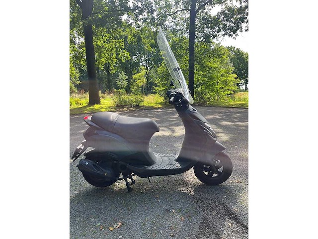 Piaggio - bromscooter - zip - scooter - afbeelding 9 van  27