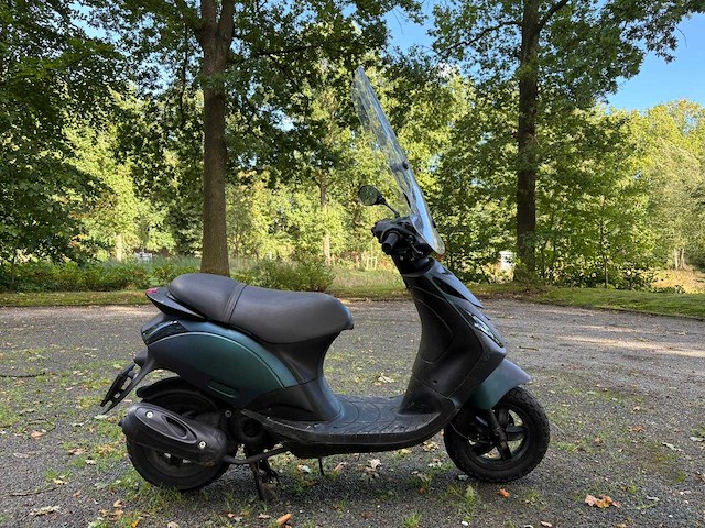 Piaggio - bromscooter - zip - scooter - afbeelding 21 van  27