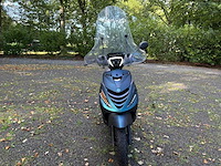Piaggio - bromscooter - zip - scooter - afbeelding 24 van  27