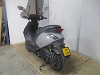 Piaggio - bromscooter - zip sp look - scooter - afbeelding 1 van  12