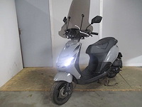Piaggio - bromscooter - zip sp look - scooter - afbeelding 12 van  12