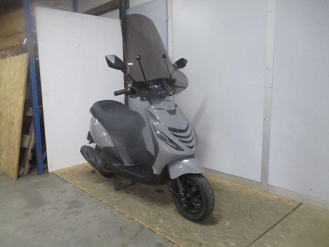 Piaggio - bromscooter - zip sp look - scooter - afbeelding 7 van  12