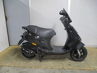 Piaggio - bromscooter - zip sp look injectie - scooter - afbeelding 8 van  10