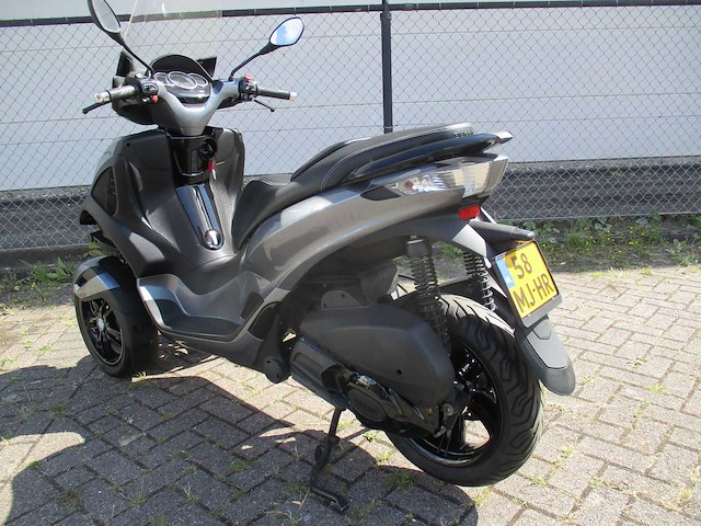 Piaggio - driewieler motorscooter - 300 ie mp3 yourban rl - motorfiets - afbeelding 6 van  15