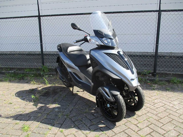 Piaggio - driewieler motorscooter - 300 ie mp3 yourban rl - motorfiets - afbeelding 13 van  15