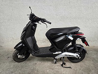 Piaggio - elektrische bromscooter - one - 45km uitvoering flr58z - afbeelding 1 van  8