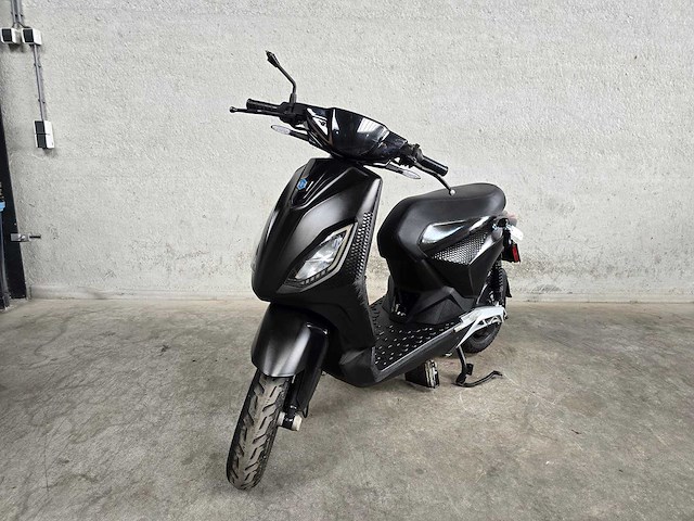 Piaggio - elektrische bromscooter - one - 45km uitvoering flr58z - afbeelding 3 van  8