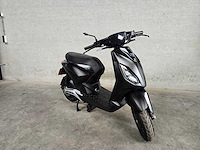 Piaggio - elektrische bromscooter - one - 45km uitvoering flr58z - afbeelding 4 van  8