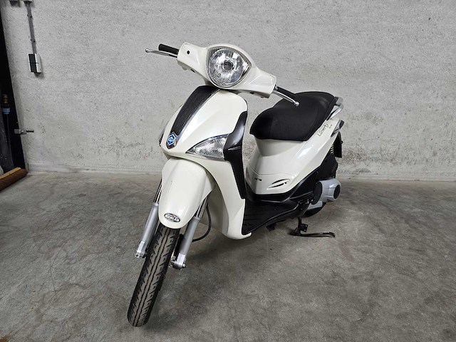 Piaggio - liberty - 125cc - 4t motorscooter - afbeelding 3 van  7