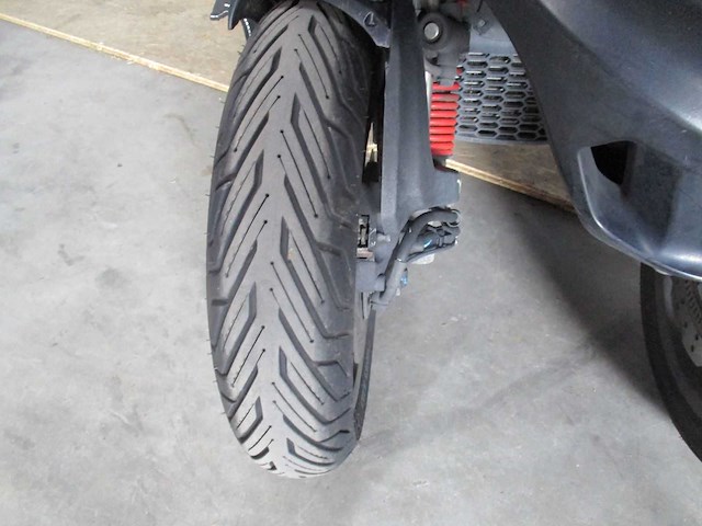 Piaggio - motor scooter - 300 mp3 hpe sport abs - motorfiets - afbeelding 3 van  12