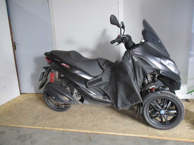 Piaggio - motor scooter - 300 mp3 hpe sport abs - motorfiets - afbeelding 10 van  12