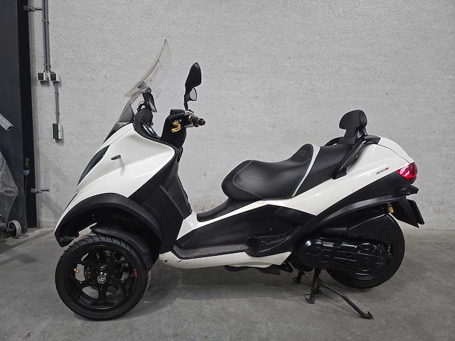 Piaggio - motorscooter - 400 lt mp3 - autorijbewijs 3xxr00 - afbeelding 1 van  11