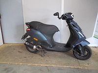 Piaggio - schade bromscooter - zip sp look - scooter - afbeelding 11 van  12